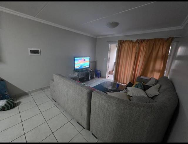 2 BEDROOM TOWNHOUSE FOR SALE IN MONTANA